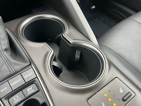 Used 2022 Toyota Camry XSE image 33