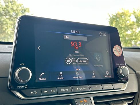 Used 2024 Nissan Altima 2.5 SV image 21