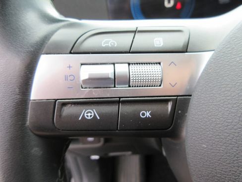 Used 2025 Hyundai Kona SEL AWD/4WD image 24