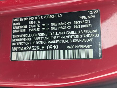 Used 2024 Porsche Macan image 31