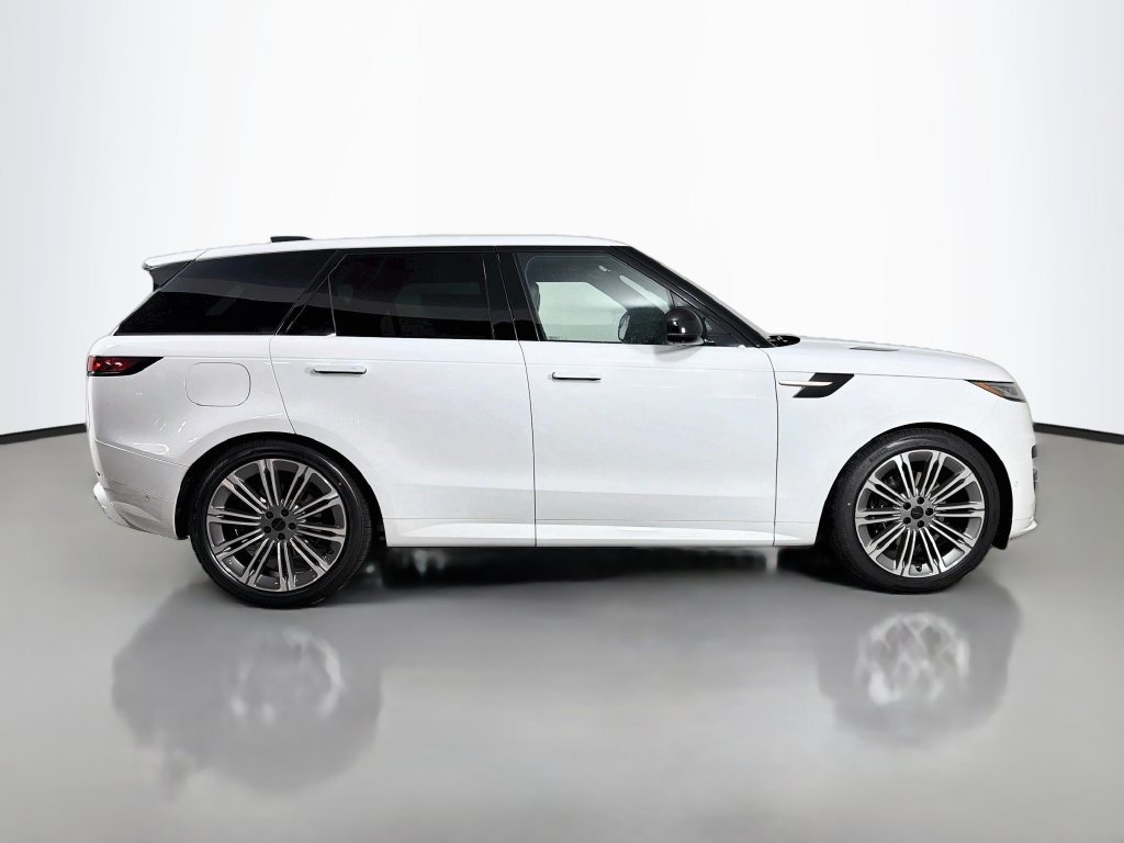 New 2027 Land Rover Range Rover Sport Dynamic SE AWD/4WD image 4
