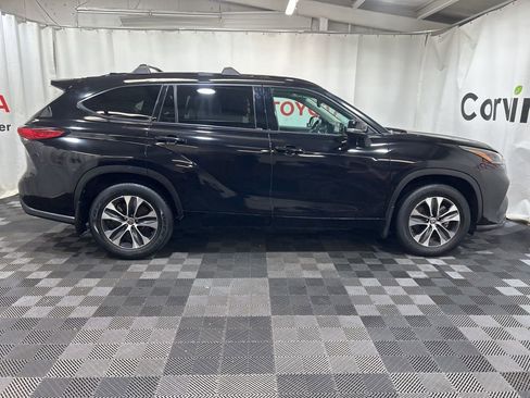 Used 2022 Toyota Highlander XLE image 10