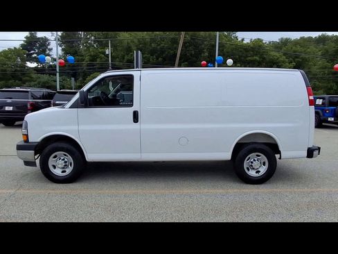 Used 2025 Chevrolet Express 2500 w/ Driver Convenience Package RWD image 5