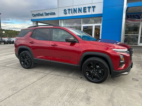 Used 2025 Chevrolet Equinox LT w/ Convenience Package II image 2