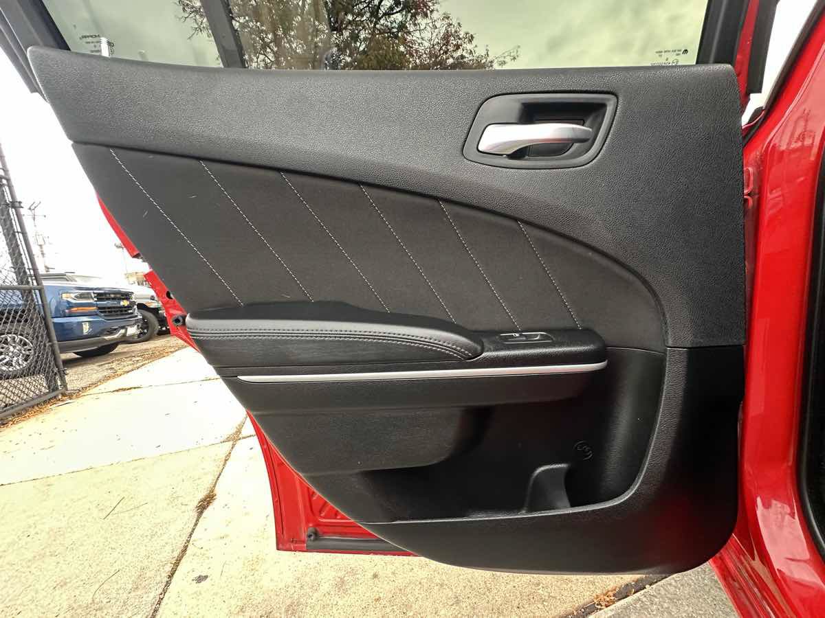 Used 2023 Dodge Charger SXT RWD image 38