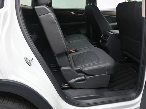 New 2026 Volkswagen Atlas SE FWD image 21