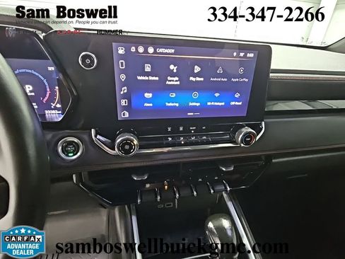 Used 2024 Chevrolet Colorado Z71 AWD/4WD image 12