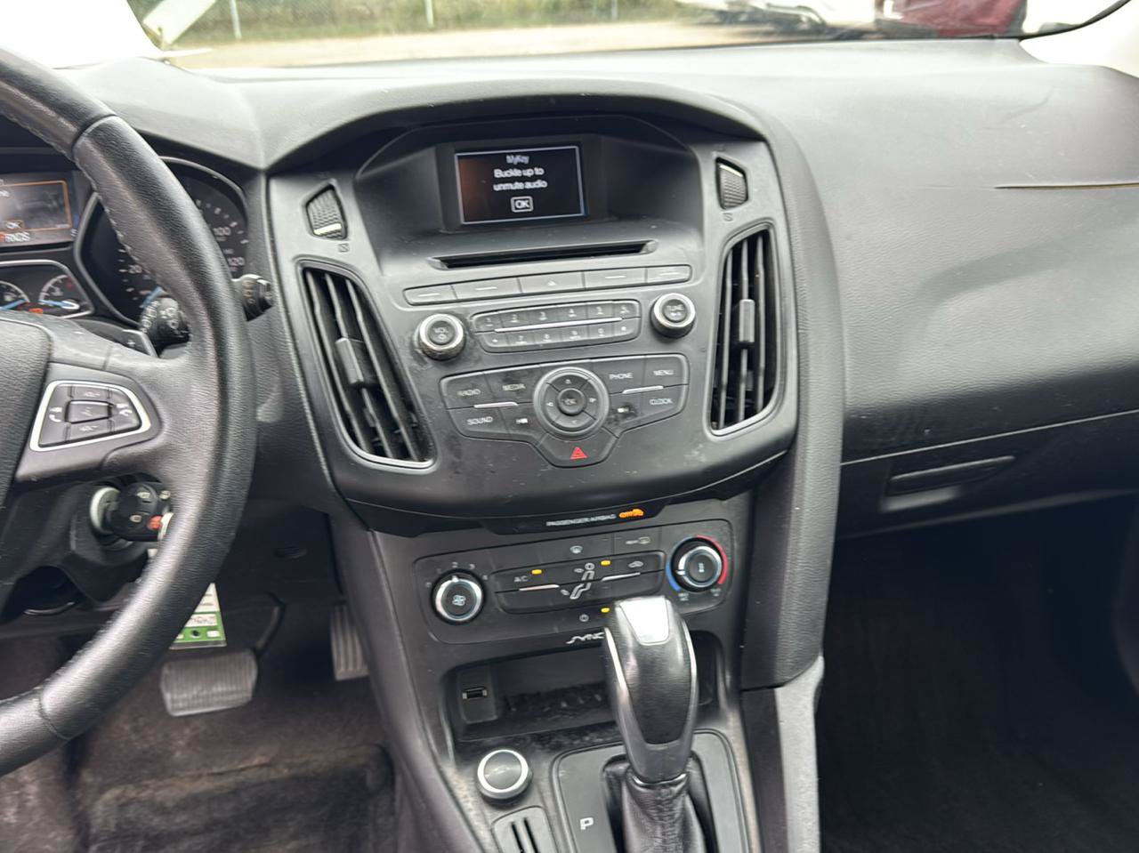 Used 2015 Ford Focus SE w/ SE Sport Package FWD image 12