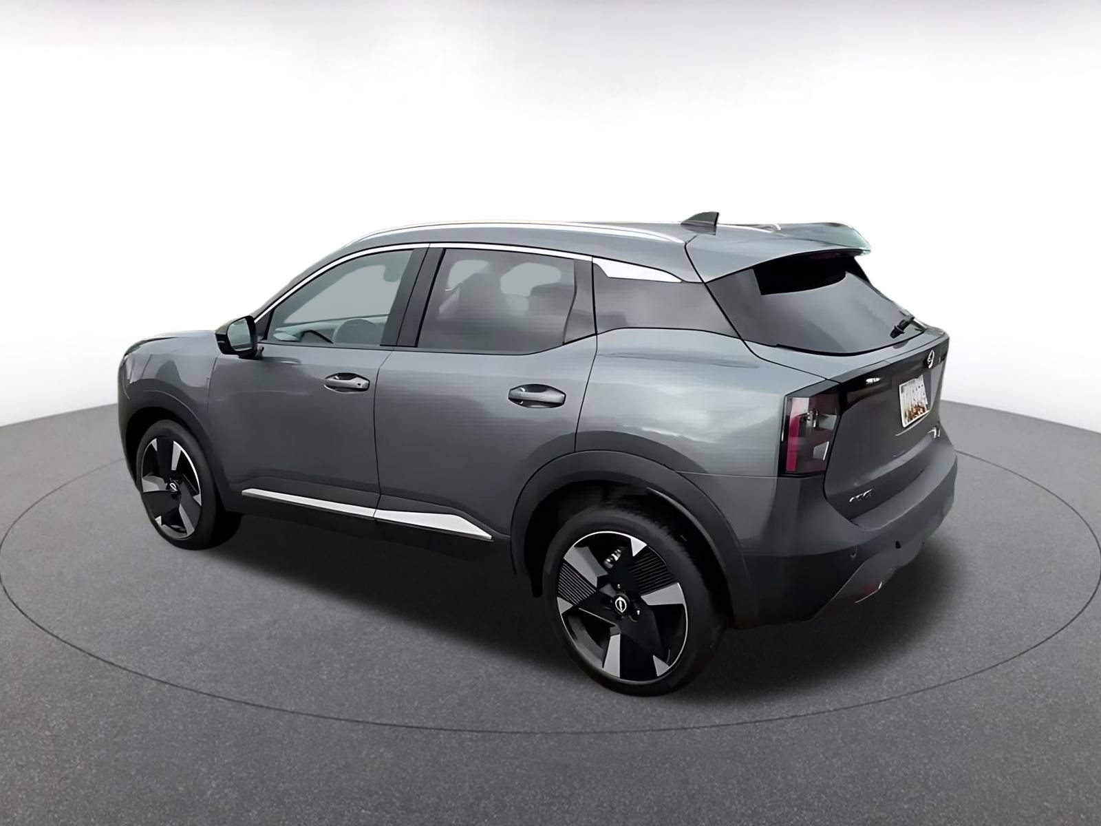 Used 2026 Nissan Kicks SR AWD/4WD image 9