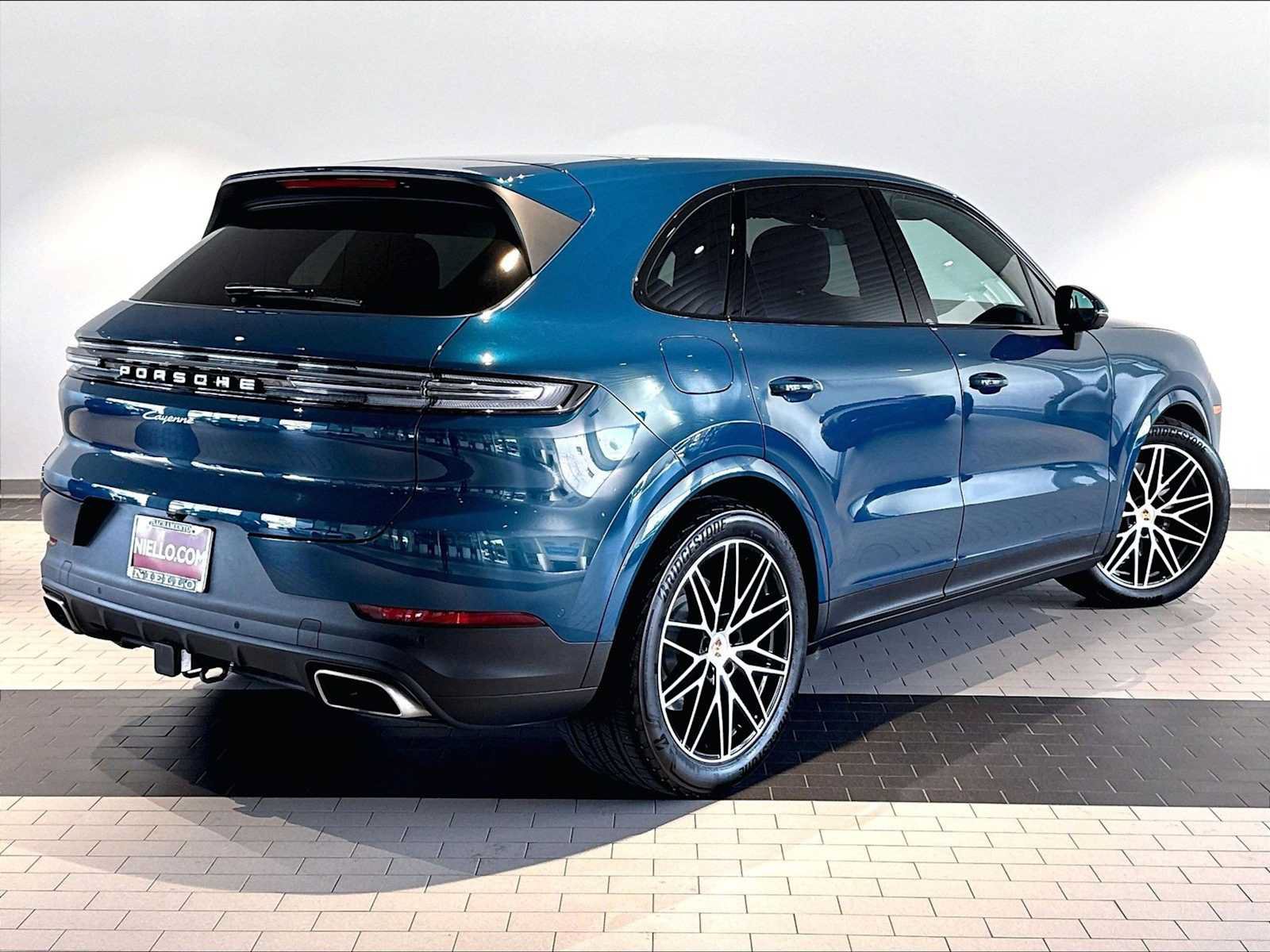 Used 2026 Porsche Cayenne AWD/4WD image 10