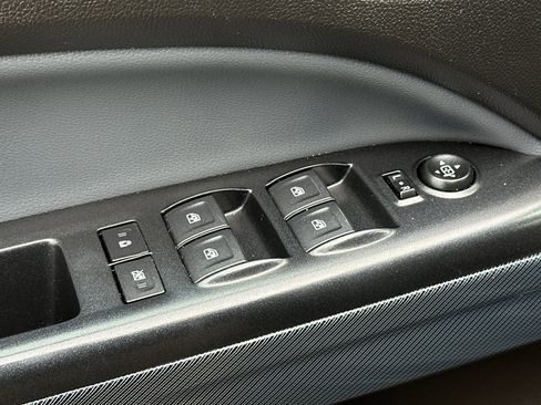 Used 2021 Chevrolet Colorado Z71 image 12