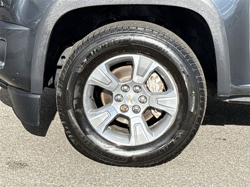 Used 2018 Chevrolet Colorado Z71 w/ LPO, Premium Interior Package image 12