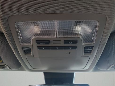 Used 2019 Toyota Highlander Limited image 43