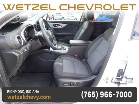 Used 2025 Chevrolet Blazer LT AWD/4WD image 12