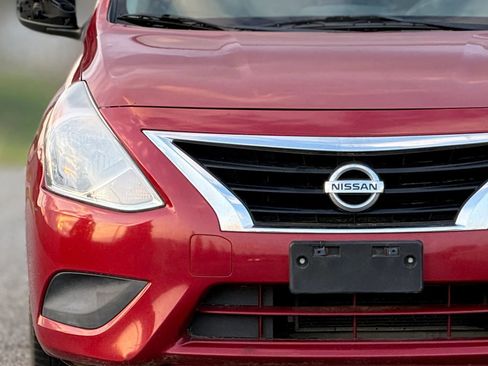Used 2015 Nissan Versa SV FWD image 11