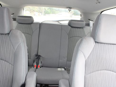 Used 2014 Chevrolet Traverse LT FWD image 16