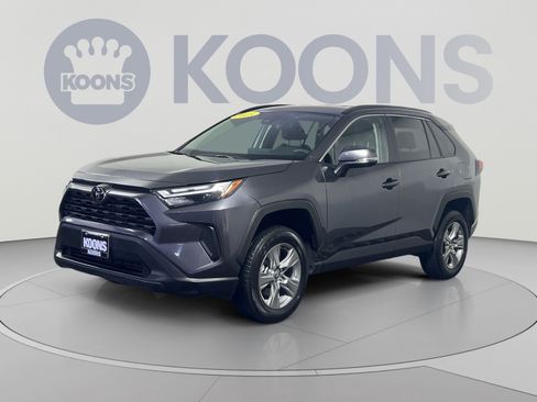 Used 2025 Toyota RAV4 XLE AWD/4WD image 1