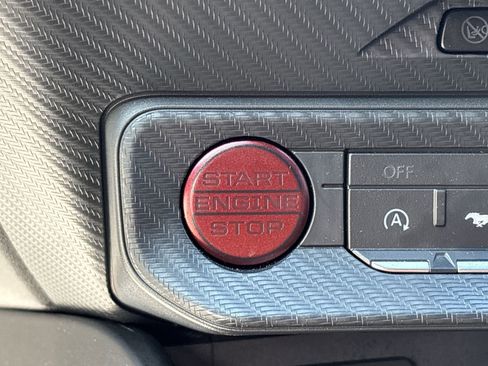 Used 2025 Ford Mustang Premium image 29