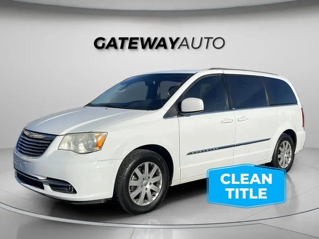 Used 2014 Chrysler Town & Country Touring FWD image 1