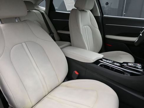 Used 2022 Hyundai Sonata SEL w/ Preferred Accessory Package image 28