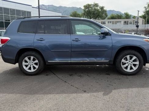 Used 2013 Toyota Highlander SE AWD/4WD image 2