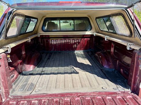 Used 2010 Ford F150 XLT image 17