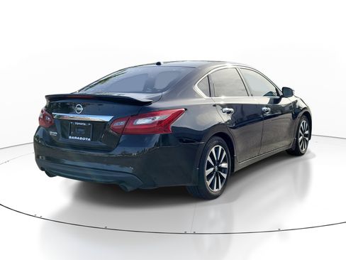 Used 2018 Nissan Altima 2.5 SL w/ 2.5 SL Technology Package FWD image 6