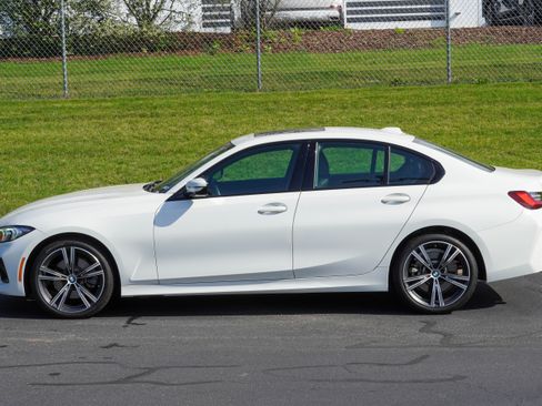 Used 2023 BMW 330i Sedan w/ Premium Package RWD image 6