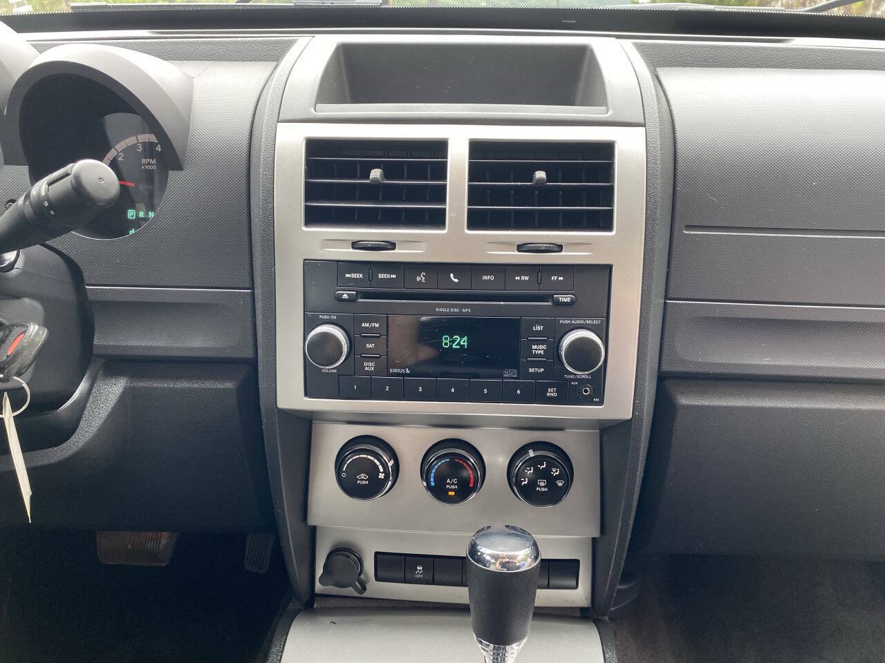 Used 2010 Dodge Nitro SE w/ Chrome Accents Group AWD/4WD image 15