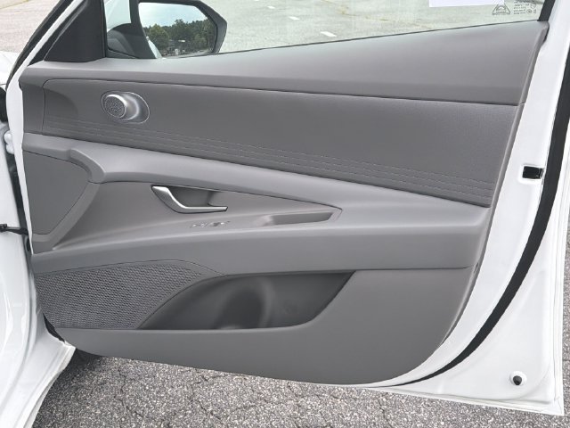 New 2026 Hyundai Elantra Hybrid FWD image 16