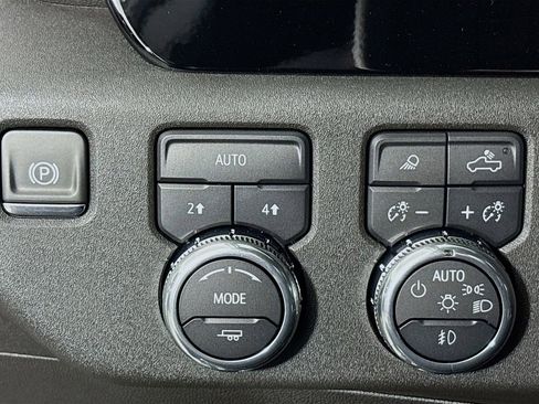 New 2026 GMC Sierra 1500 SLT w/ SLT Premium Package image 10