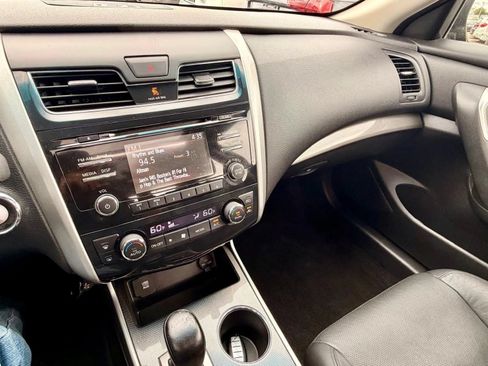 Used 2015 Nissan Altima 2.5 SL w/ Moonroof Package FWD image 12