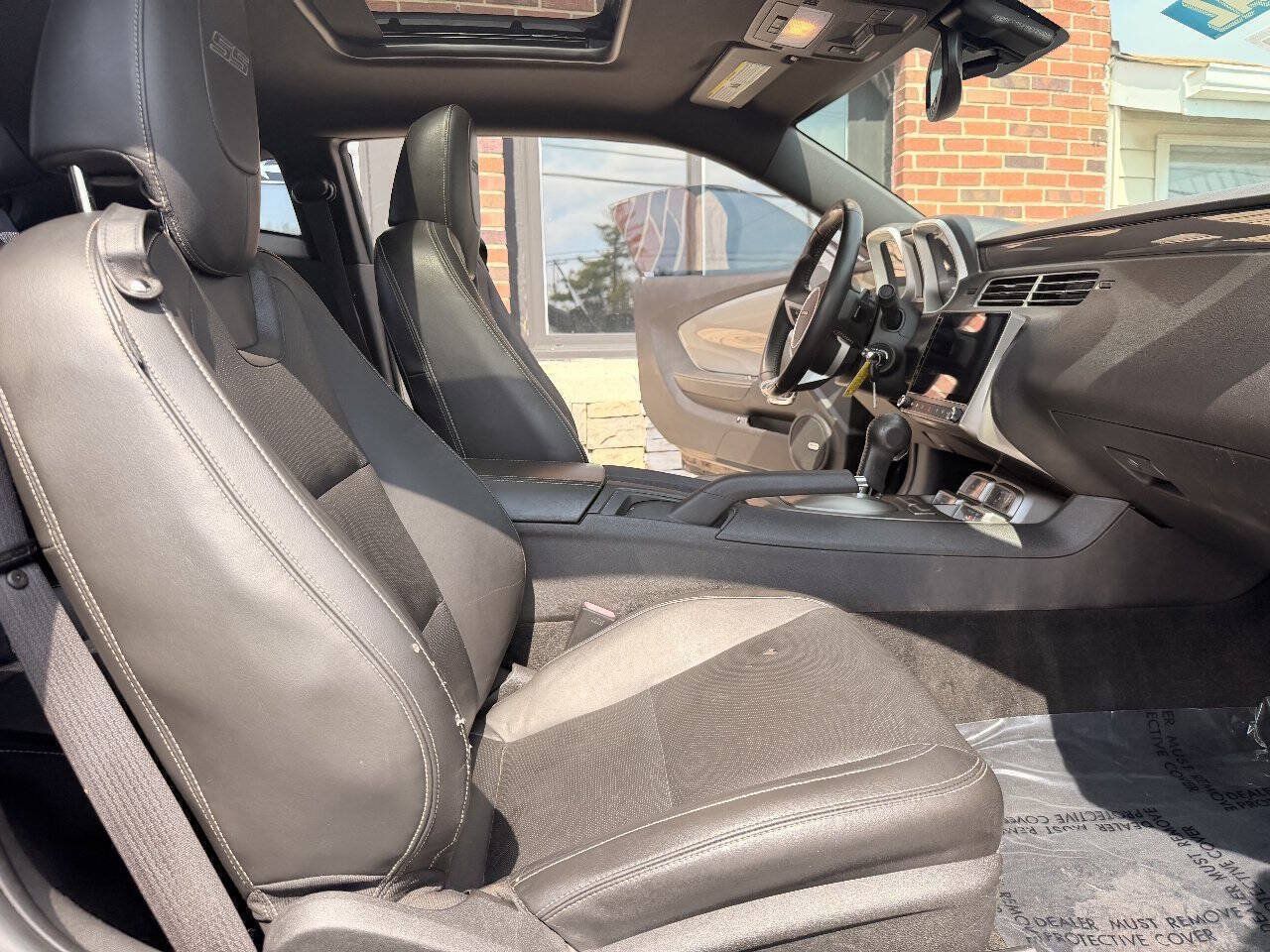 Used 2010 Chevrolet Camaro SS RWD image 14