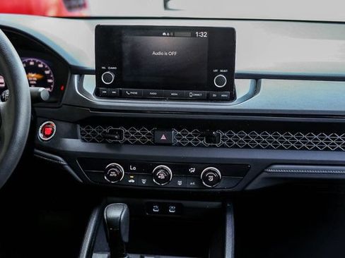 Used 2025 Honda Accord LX image 17