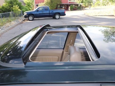 Used 1997 Nissan Maxima GXE FWD image 23