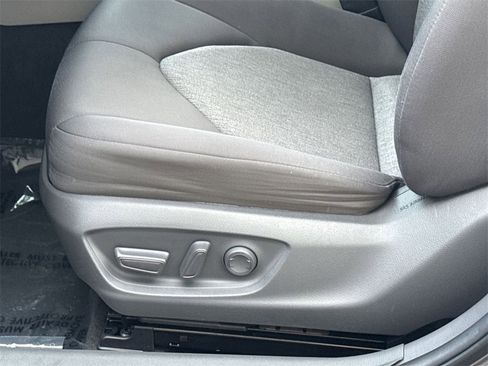 Used 2021 Toyota Camry LE image 14