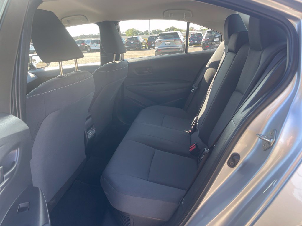 Used 2025 Toyota Corolla LE FWD image 12