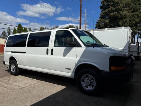 Used 2003 Chevrolet Express 3500 Extended Passenger RWD image 8