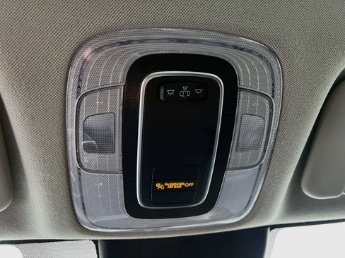 Used 2023 Hyundai Elantra SE FWD image 19