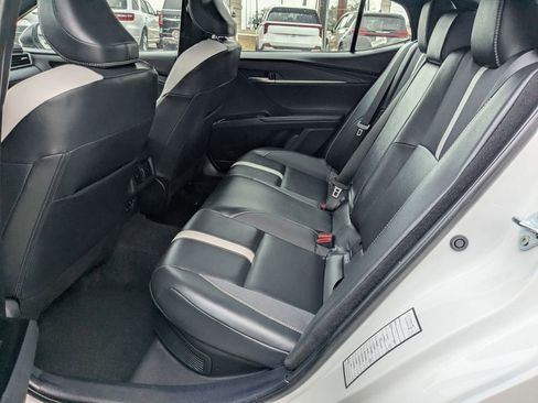 Used 2025 Toyota Camry SE image 24