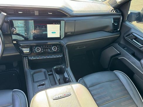 Used 2024 GMC Sierra 2500 AT4X AWD/4WD image 16