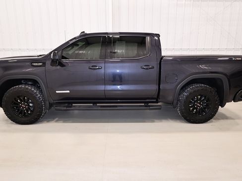 Used 2025 GMC Sierra 1500 Elevation w/ Elevation Premium Package image 6