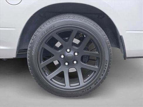 Used 2014 RAM 1500 Tradesman w/ Power & Remote Entry Group image 19