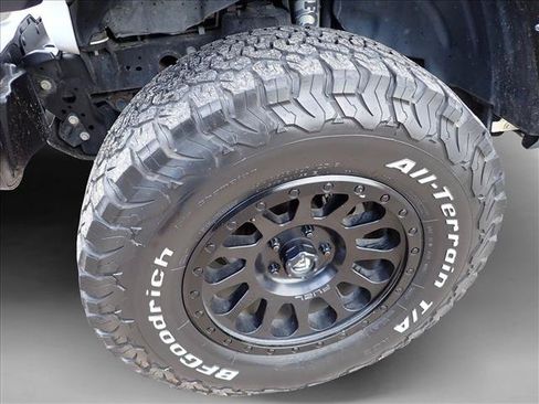 Used 2022 Jeep Gladiator Rubicon w/ Cold Weather Group AWD/4WD image 7