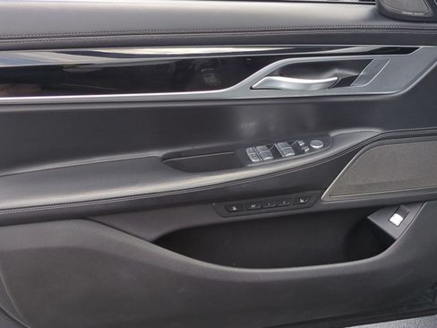 Used 2022 BMW M760i xDrive AWD/4WD image 17