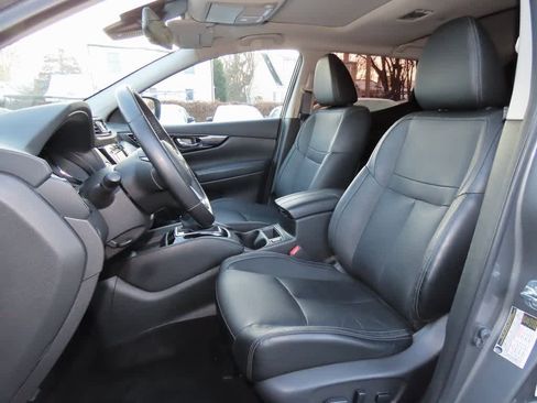 Used 2018 Nissan Rogue Sport SL w/ SL Premium Package image 12