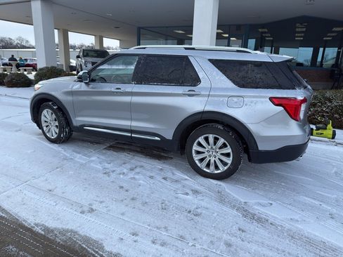 Used 2021 Ford Explorer Limited w/ Equipment Group 301A image 8