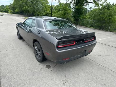 Used 2019 Dodge Challenger SXT w/ Driver Convenience Group AWD/4WD image 18