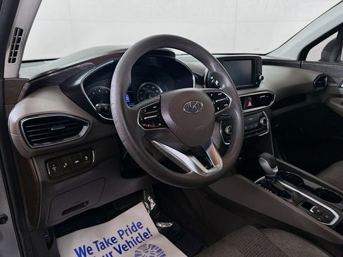 Used 2019 Hyundai Santa Fe SE image 9