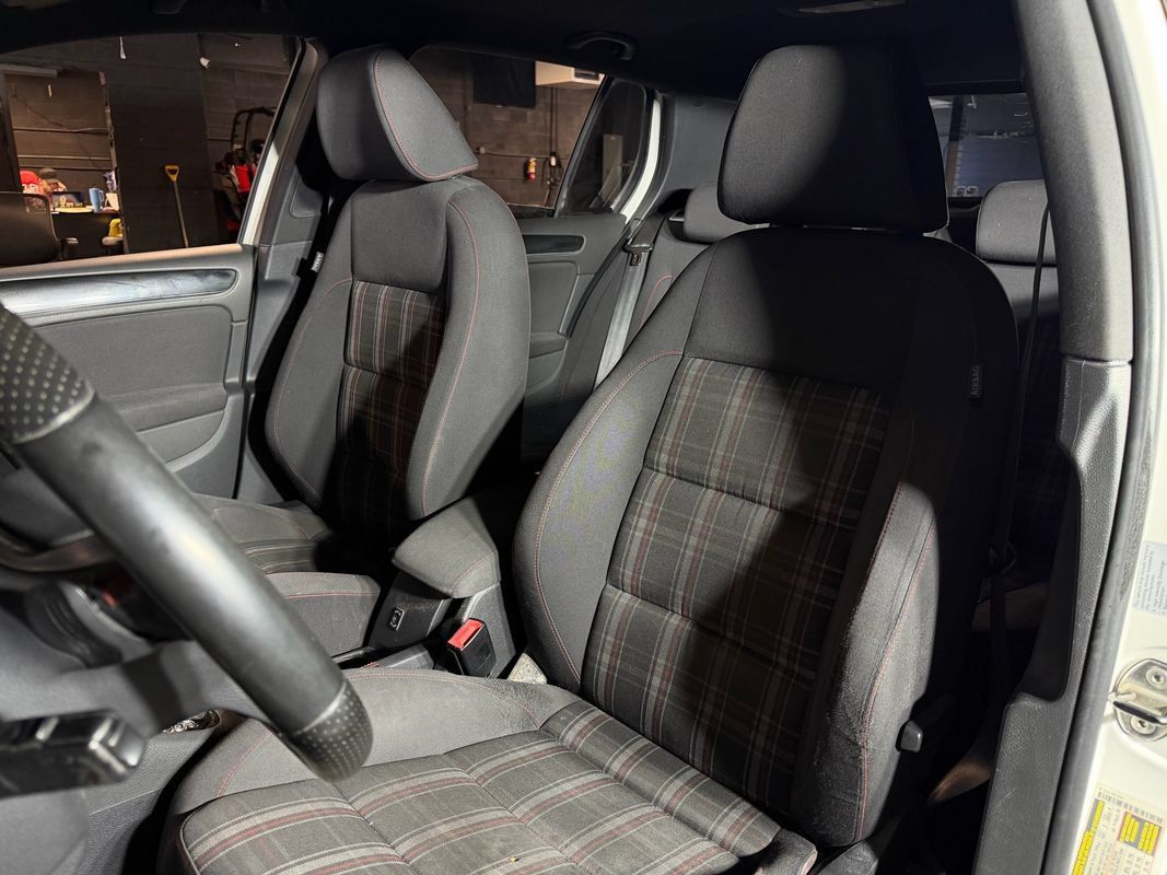 Used 2010 Volkswagen GTI 4-Door FWD image 10
